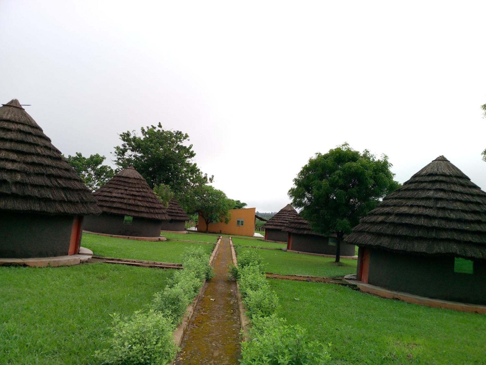 Grassroots Cottages Murchsion Falls Purongo Eksteriør billede